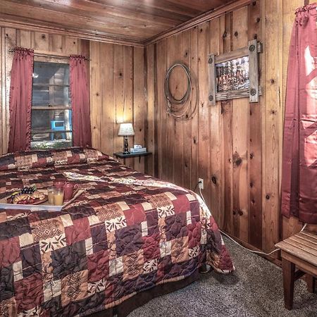 Apache Village 5, Queen Bed, Midtown, Sleeps 2 Ruidoso Exterior photo