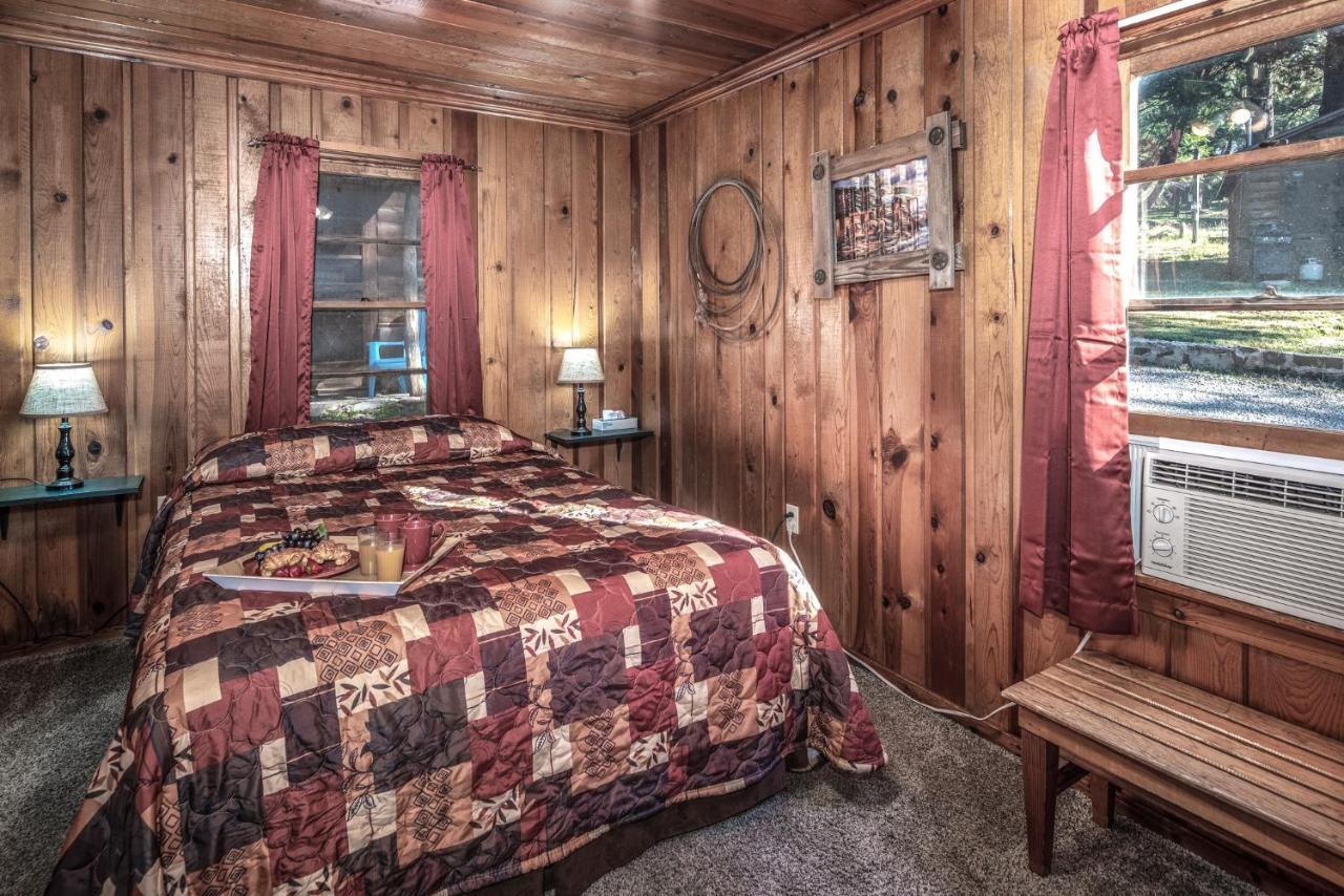 Apache Village 5, Queen Bed, Midtown, Sleeps 2 Ruidoso Exterior photo